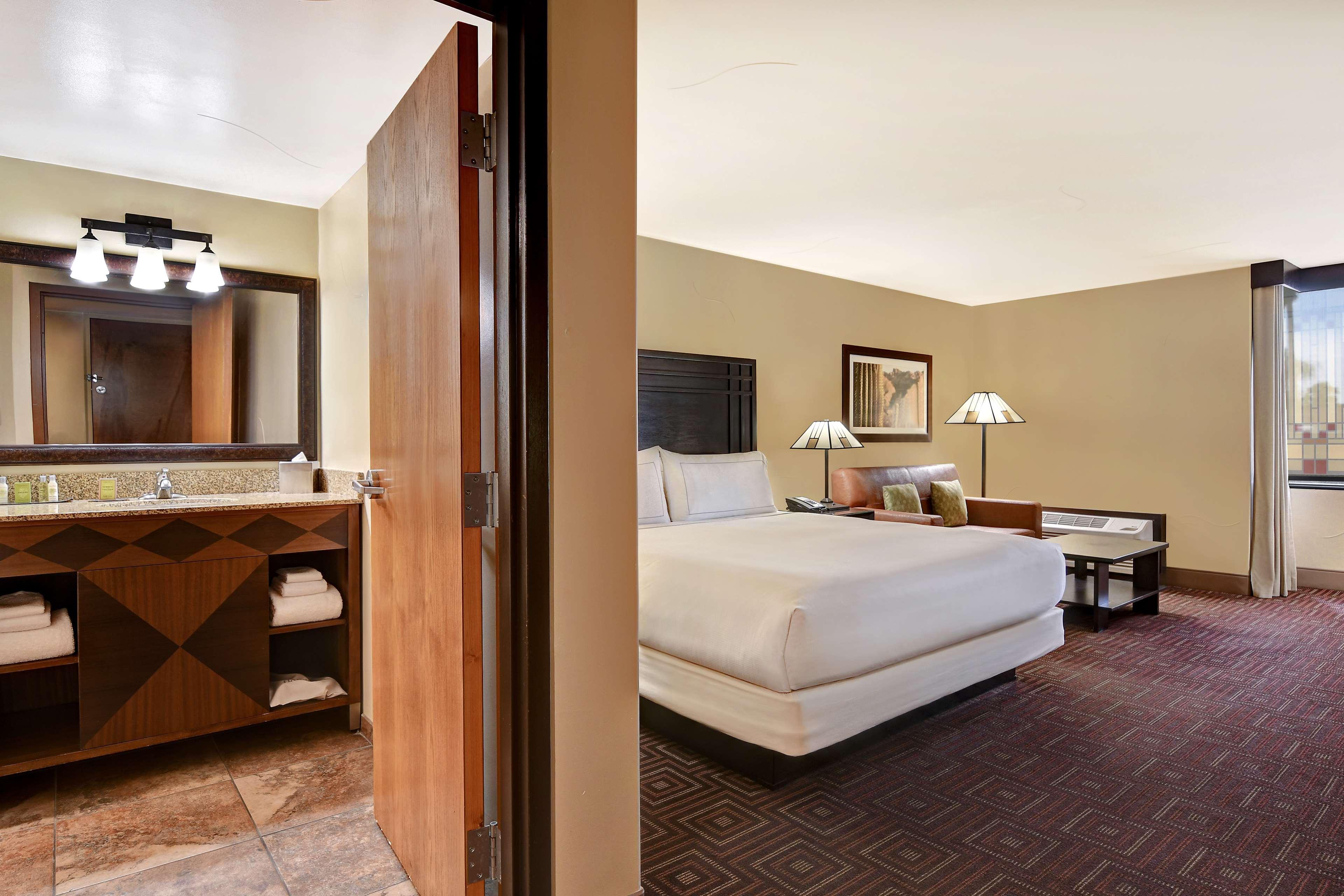 Doubletree By Hilton Phoenix- Tempe Bagian luar foto