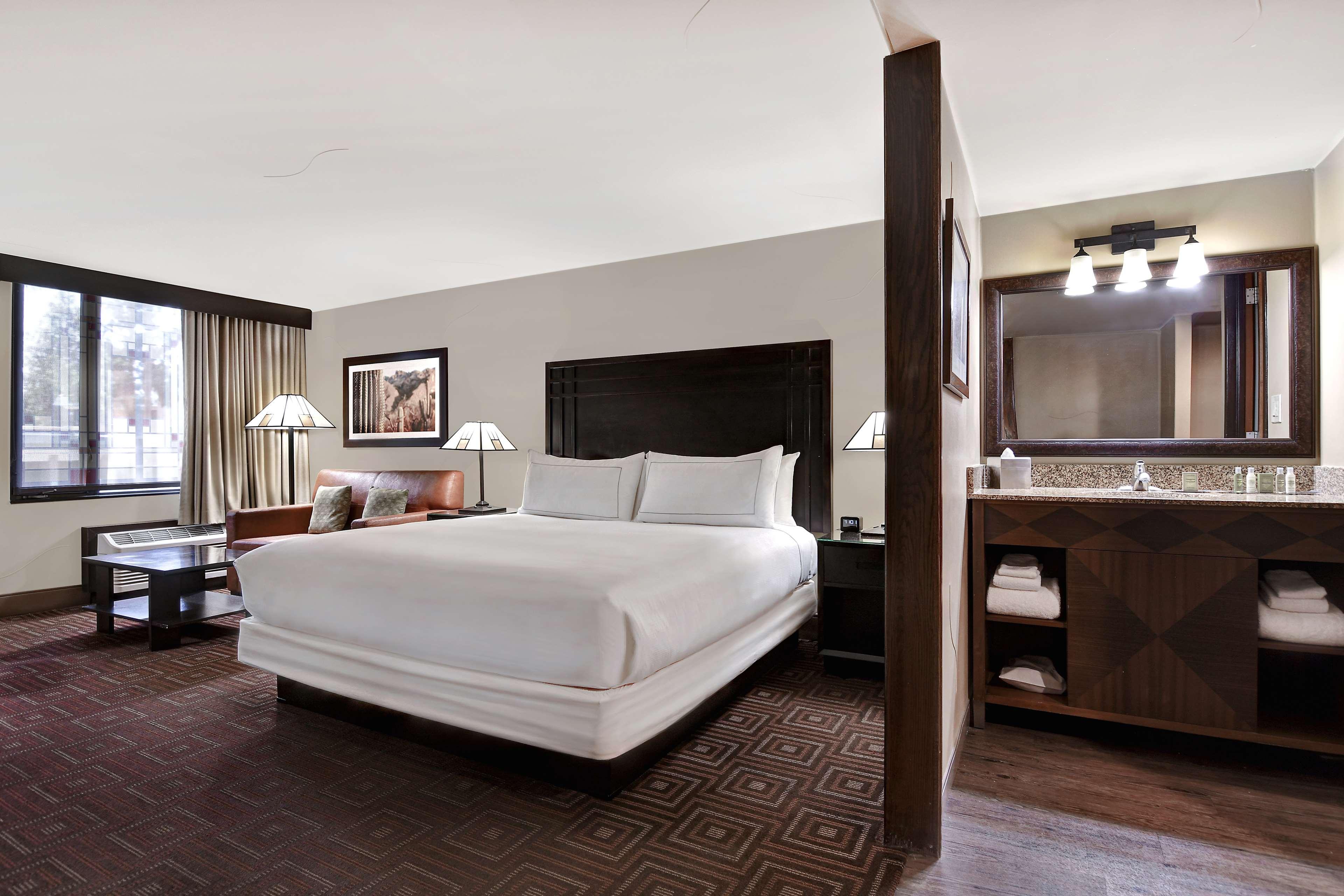 Doubletree By Hilton Phoenix- Tempe Bagian luar foto