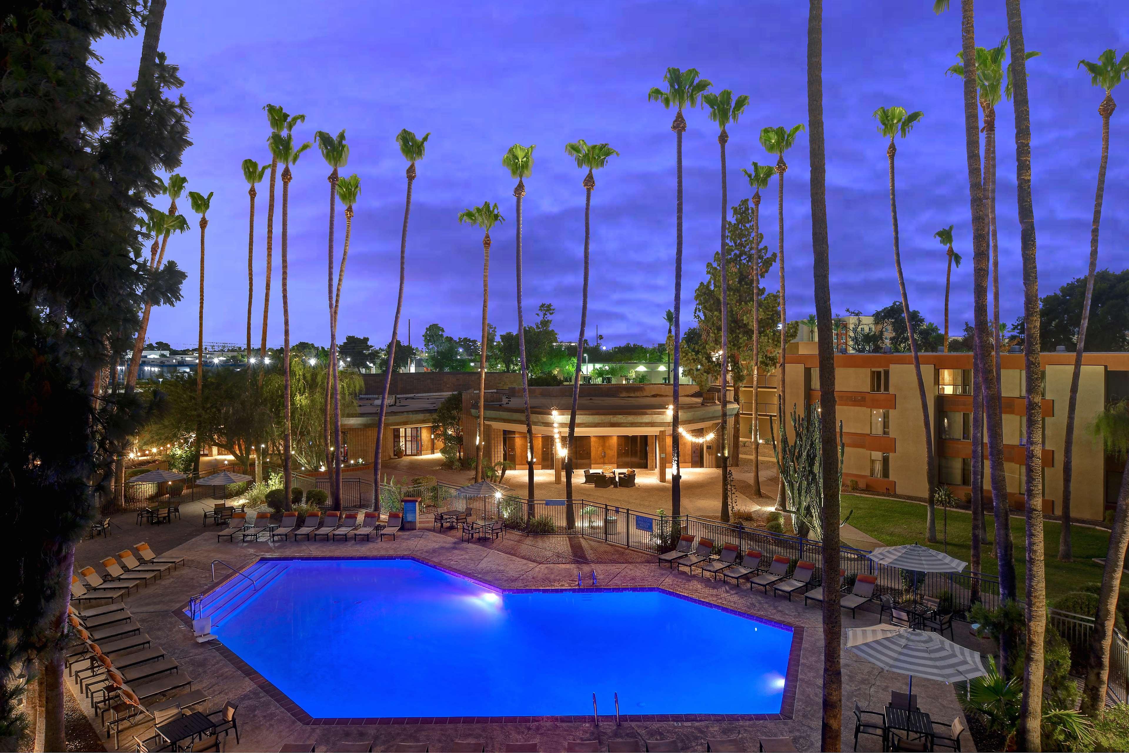 Doubletree By Hilton Phoenix- Tempe Bagian luar foto