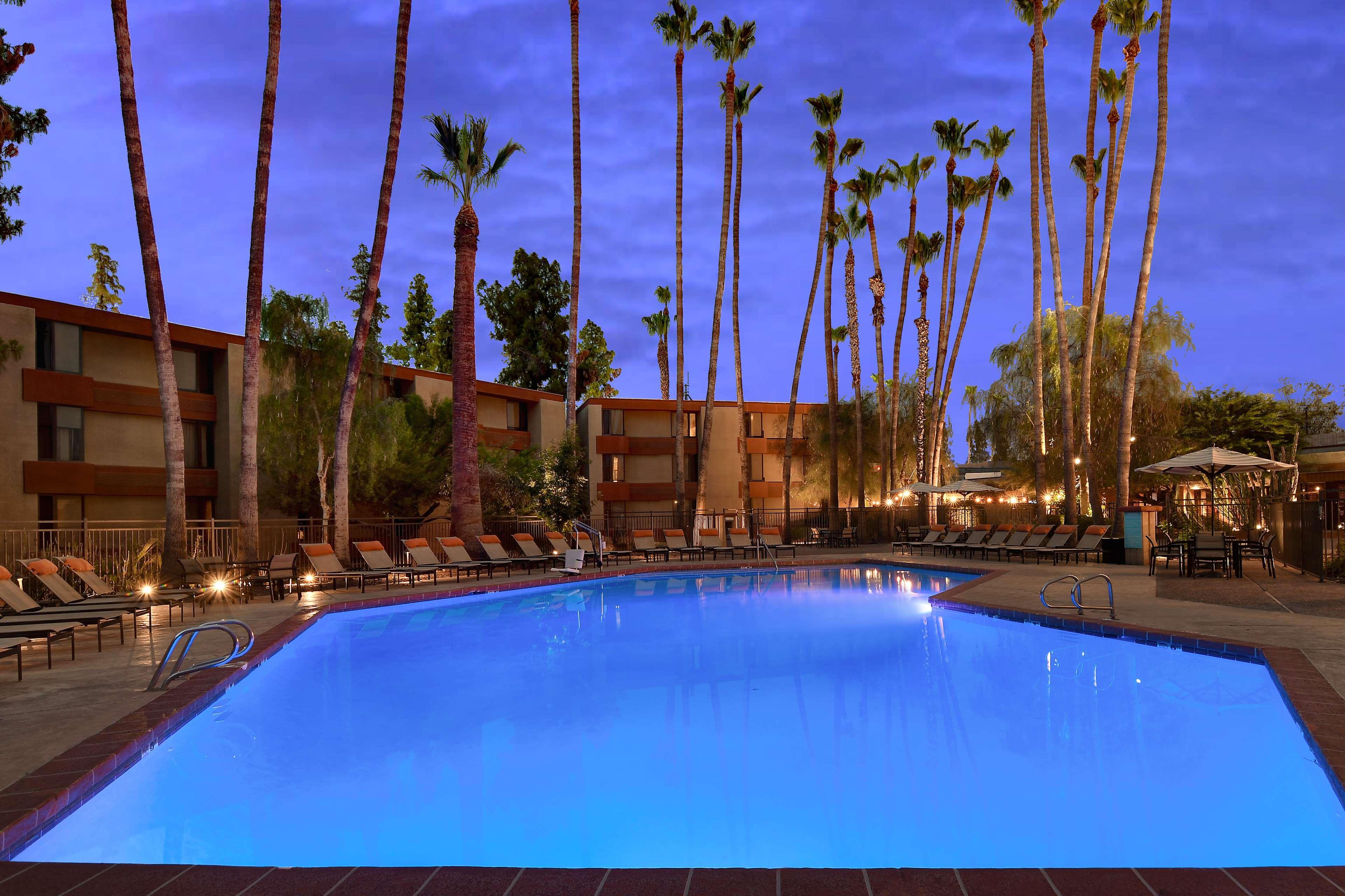 Doubletree By Hilton Phoenix- Tempe Bagian luar foto