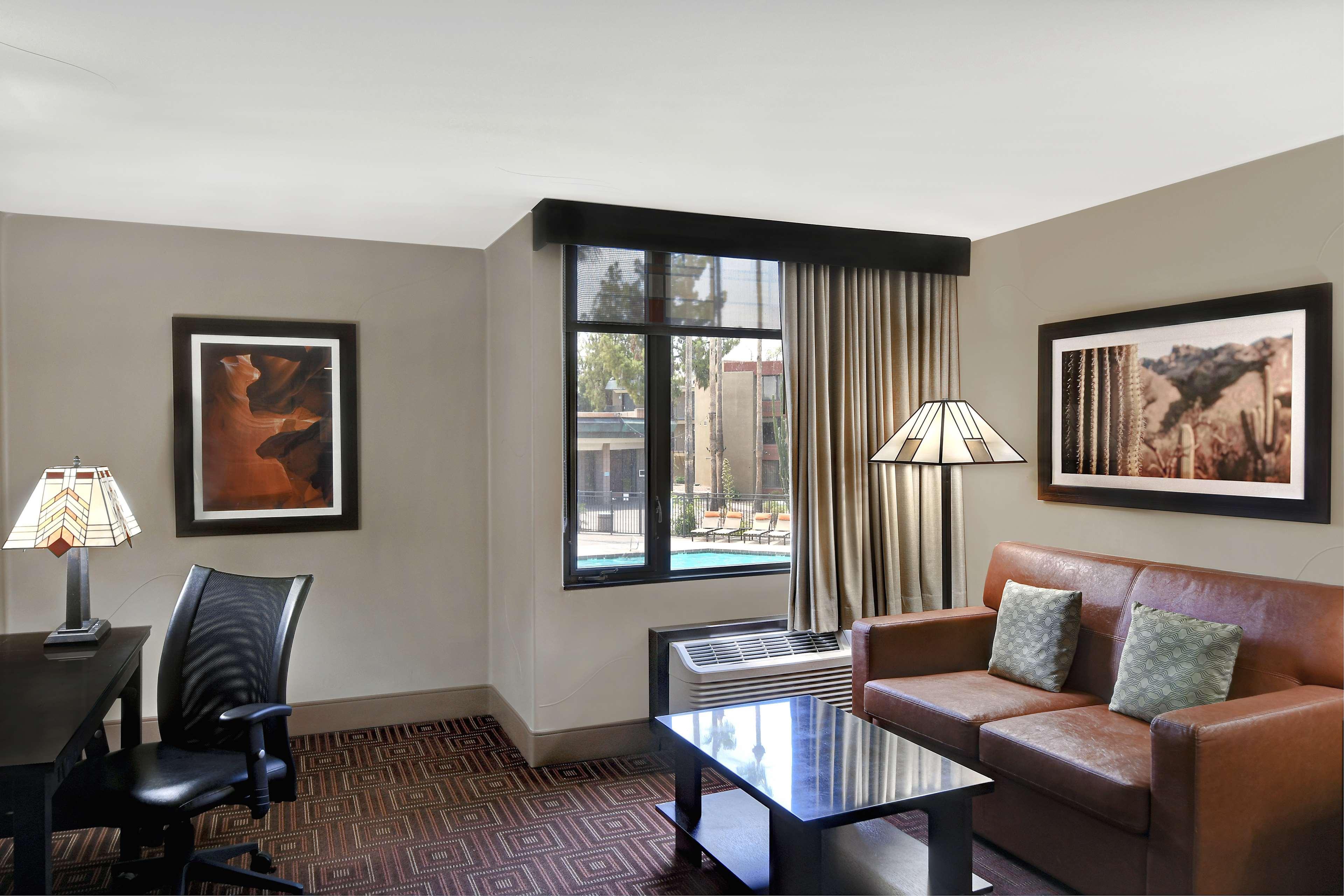 Doubletree By Hilton Phoenix- Tempe Bagian luar foto